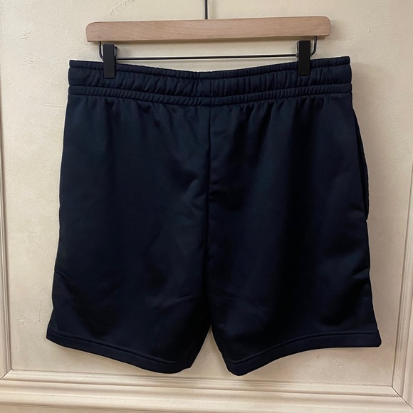New! GymShark TRAINING SHORTS
Slim Fit - Picture 4 of 7